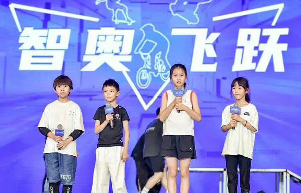 OpenAI停止对中国API服务将引国内AI行业自我革新，国产大模型何时能超越ChatGPT？(革新,中国,何时能,模型,停止......)