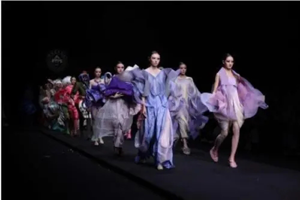 依托“SHEIN链”，中国品牌在全球时尚产业中展现强大竞争力及影响力(中国,依托,影响力,竞争力,展现......)