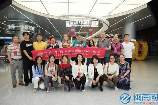 中国有约｜当鞋服遇上“智造” 泉企凭实力“圈粉”国际参访团(有约,中国,遇上,参访,实力......)