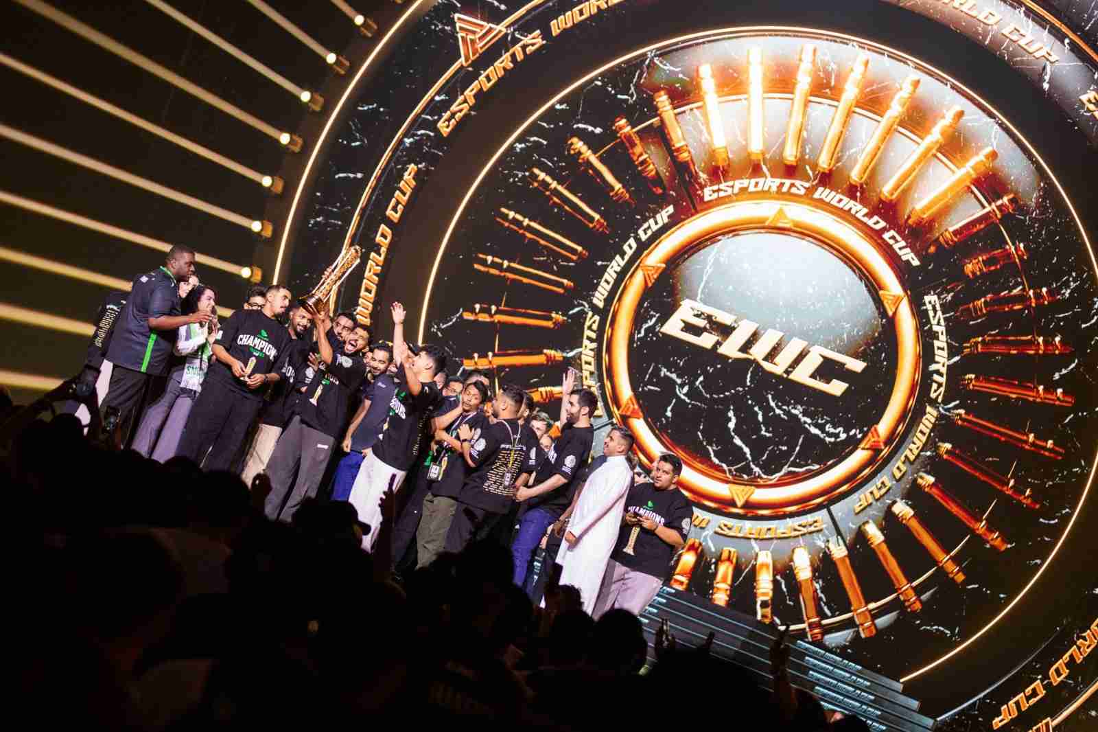 2024年电竞世界杯闭幕 沙特战队Team Falcons获得总冠军（沙特.世界杯.战队）