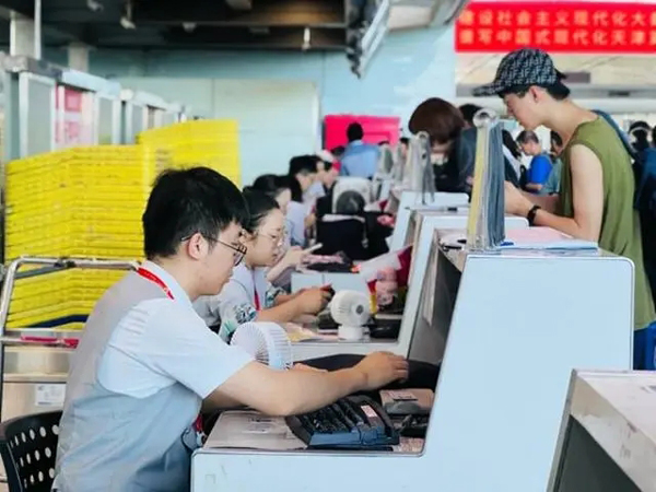 天津航空暑运期间在新疆地区累计运送旅客近70万人次 创近5年内新高(新疆,天津,运送,旅客,新高......)