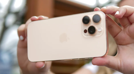 分析师：预计苹果2024年四季度出货7600万台iPhone（分析师.出货.四季度）