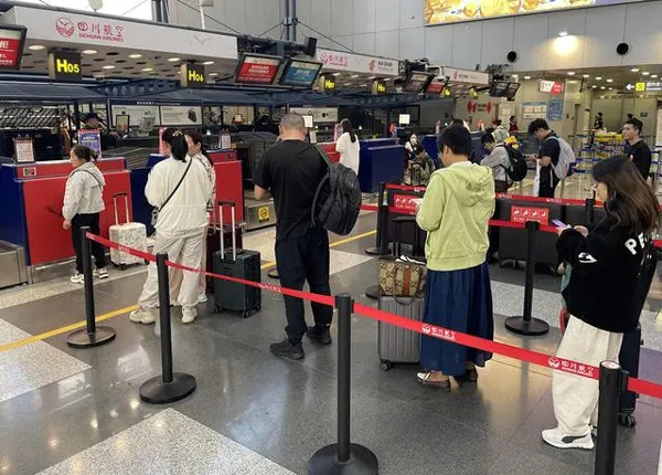 乘国庆“交通快线” 感受发展脉动“繁华盛景”(盛景,脉动,国庆,繁华,快线......)