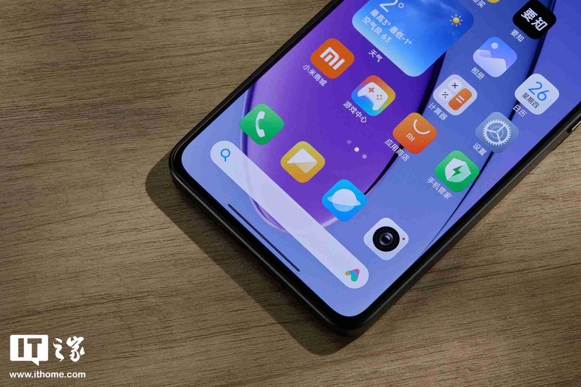小米 REDMI Turbo 4「暗影黑」实拍：设计干练克制，拼色后壳不失个性（暗影.干练.小米）