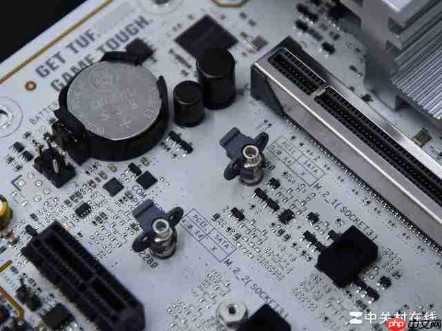  布局优化升级 WIFI7 华硕 B850 重炮手白色版主板评测 
