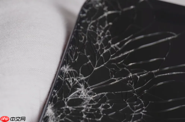 苹果iPhone 17 Pro和iPhone Air不抗摔:跌落仍易碎屏(易碎.跌落.苹果)