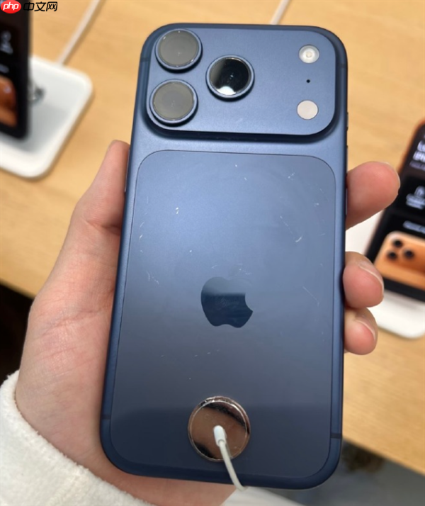 华尔街分析师称iPhone 17系列划痕问题被夸大 不会影响销售(华尔街.划痕.夸大)